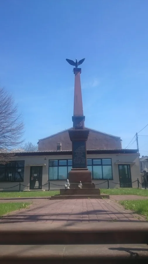 Chęciny -pomnik ofiar zbrodni hitlerowskich i stalinowskich